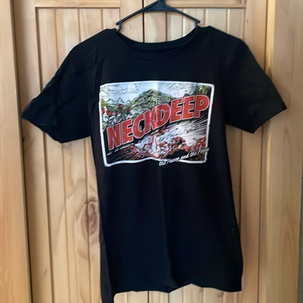 NECKDEEP Band T - Small